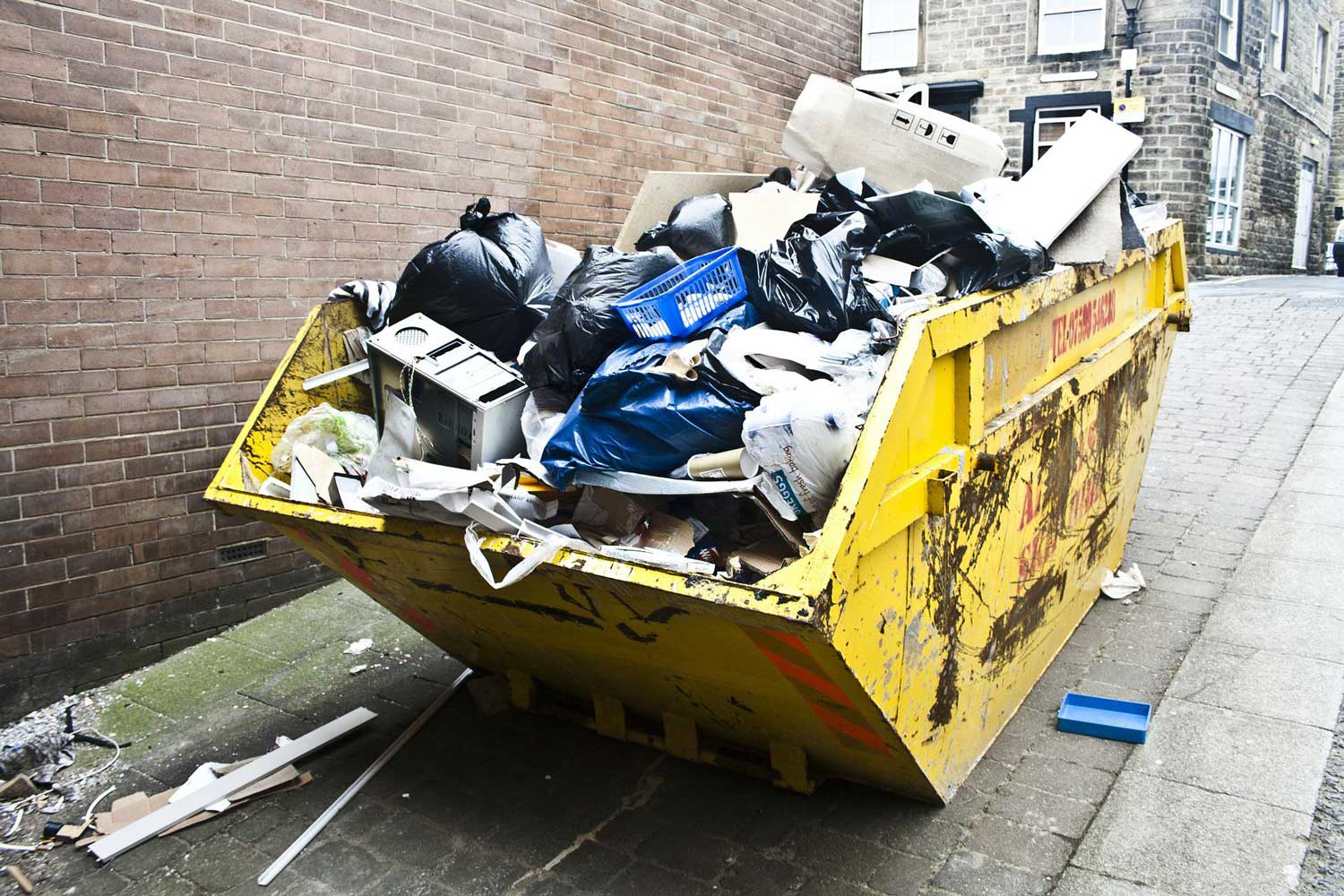Ways to Recycle and Donate During Your Commercial Junk Removal Cleanup