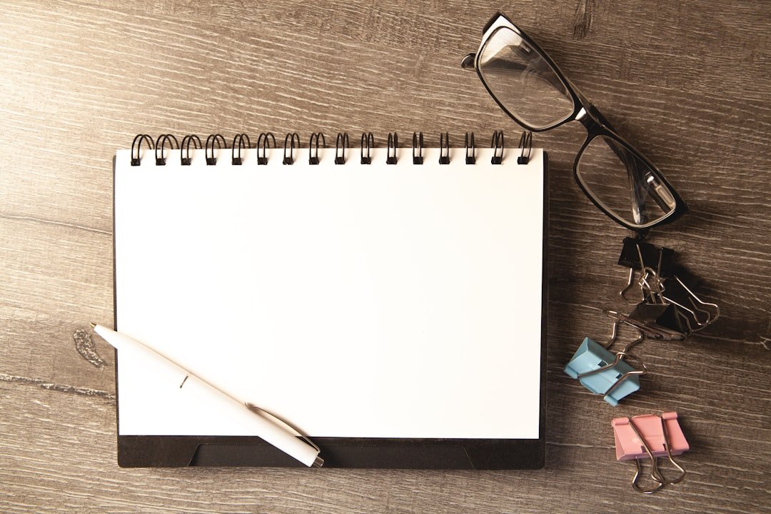 writing desk notepad pen