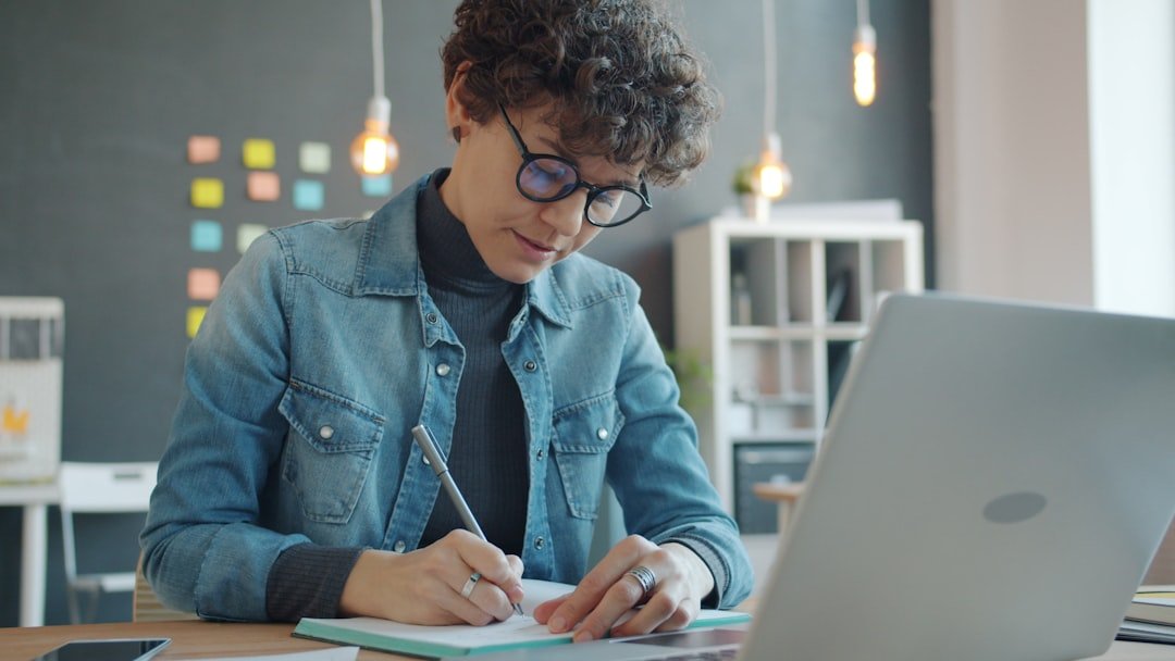 Free vs Paid AI Writing Tools for College Essays: What’s Actually Worth It