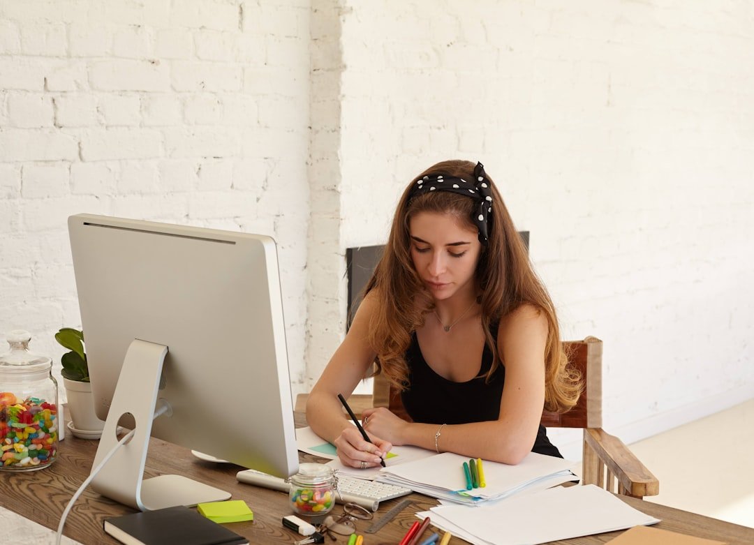 student writing desk resume